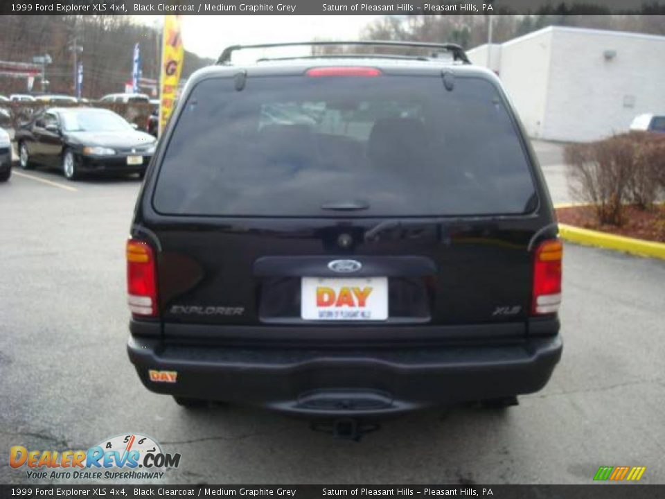 1999 Ford Explorer XLS 4x4 Black Clearcoat / Medium Graphite Grey Photo #3