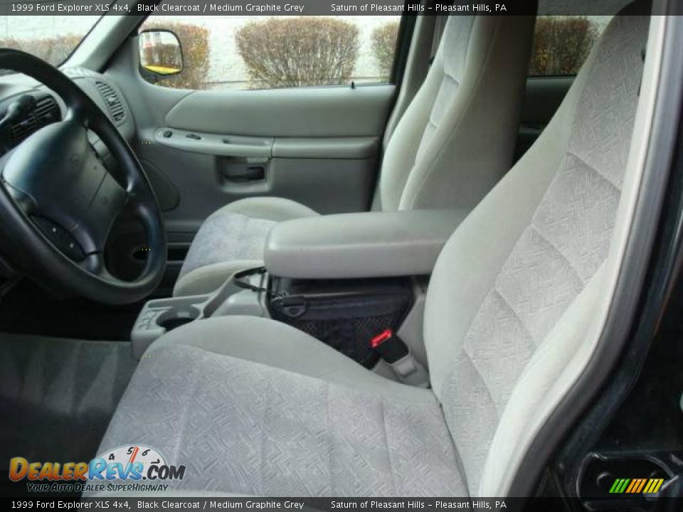 1999 Ford Explorer XLS 4x4 Black Clearcoat / Medium Graphite Grey Photo #8