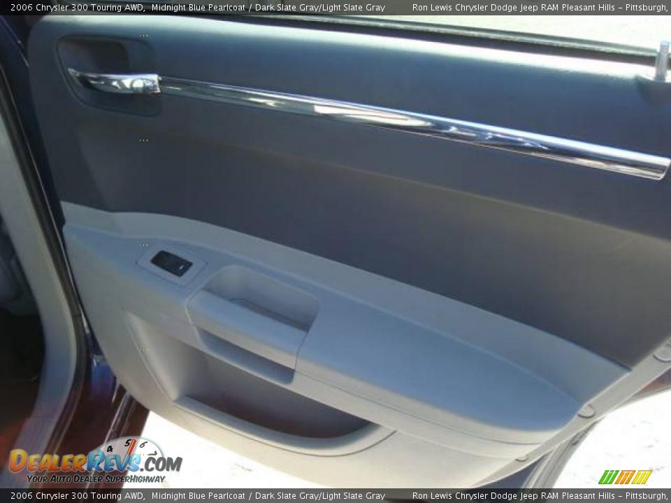 2006 Chrysler 300 Touring AWD Midnight Blue Pearlcoat / Dark Slate Gray/Light Slate Gray Photo #17