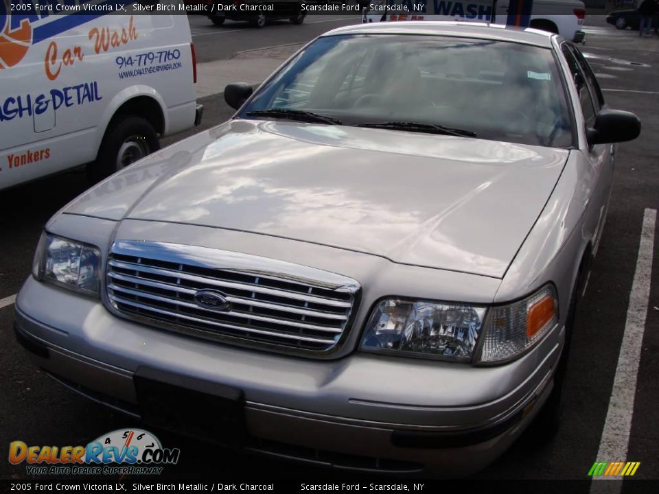 2005 Ford Crown Victoria LX Silver Birch Metallic / Dark Charcoal Photo #1