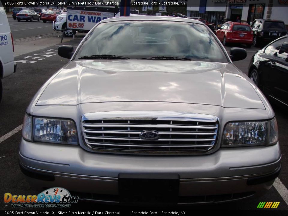 2005 Ford Crown Victoria LX Silver Birch Metallic / Dark Charcoal Photo #2
