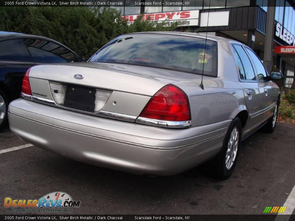 2005 Ford Crown Victoria LX Silver Birch Metallic / Dark Charcoal Photo #5
