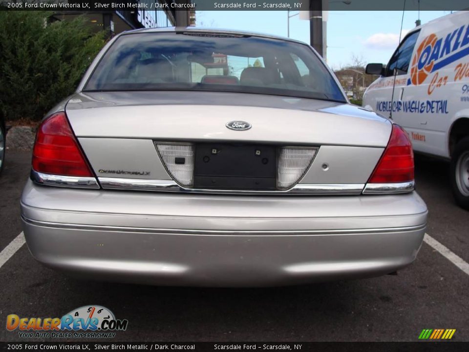 2005 Ford Crown Victoria LX Silver Birch Metallic / Dark Charcoal Photo #6