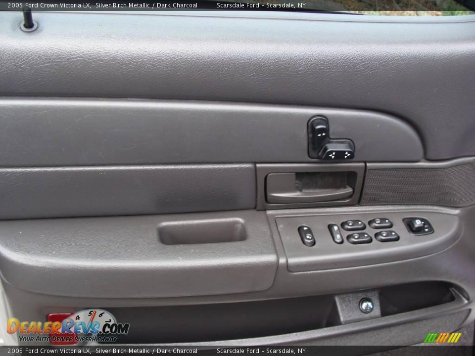 2005 Ford Crown Victoria LX Silver Birch Metallic / Dark Charcoal Photo #11