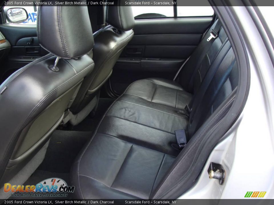 2005 Ford Crown Victoria LX Silver Birch Metallic / Dark Charcoal Photo #18