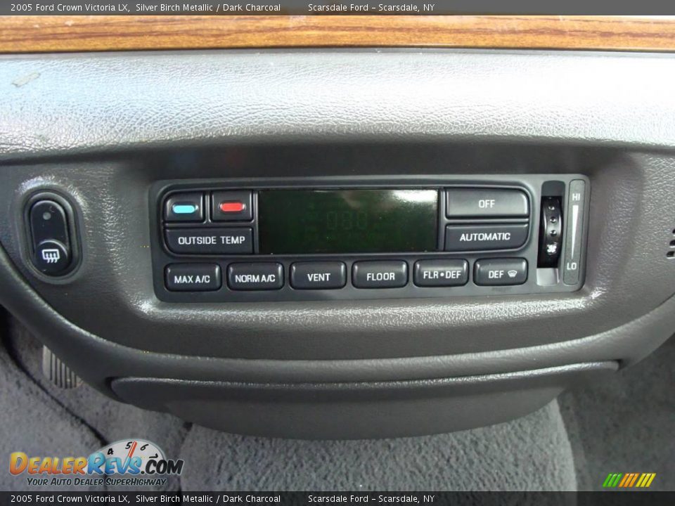 2005 Ford Crown Victoria LX Silver Birch Metallic / Dark Charcoal Photo #20