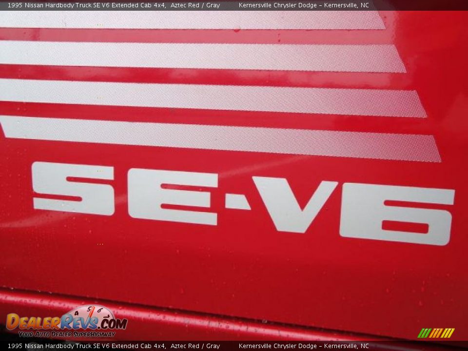 1995 Nissan Hardbody Truck SE V6 Extended Cab 4x4 Aztec Red / Gray Photo #9