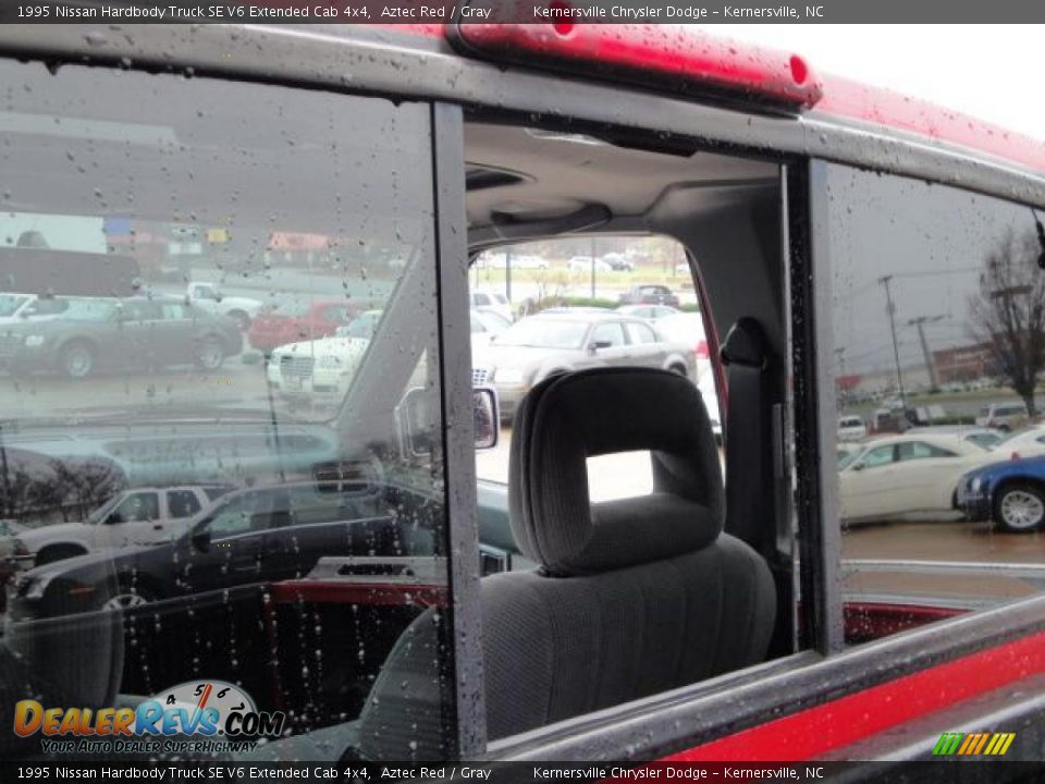 1995 Nissan Hardbody Truck SE V6 Extended Cab 4x4 Aztec Red / Gray Photo #11