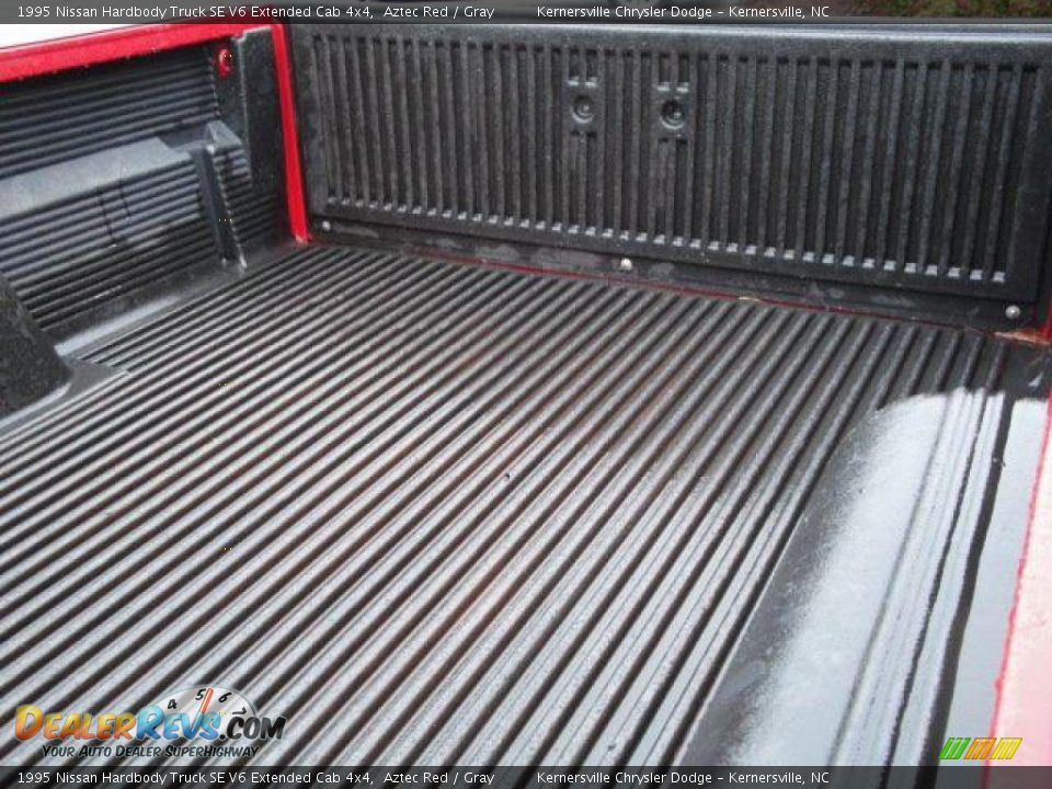 1995 Nissan Hardbody Truck SE V6 Extended Cab 4x4 Aztec Red / Gray Photo #12