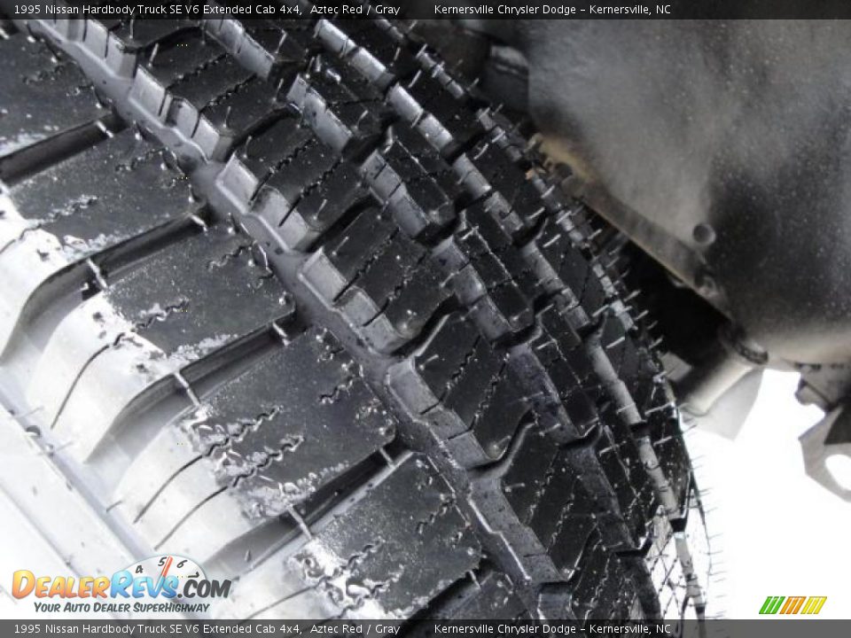 1995 Nissan Hardbody Truck SE V6 Extended Cab 4x4 Aztec Red / Gray Photo #21