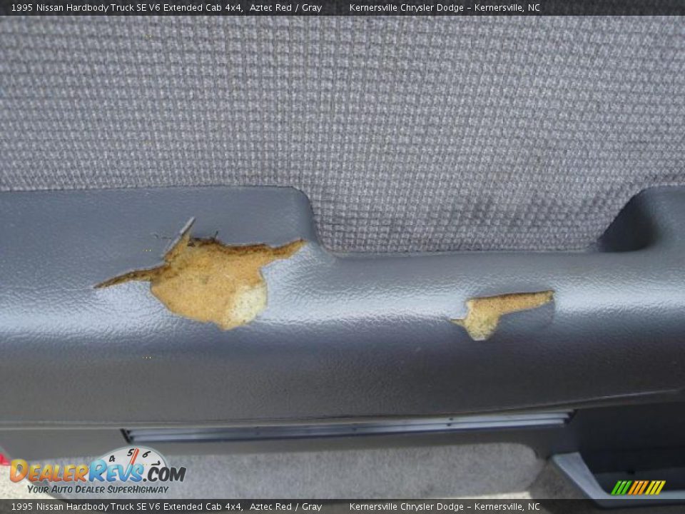 1995 Nissan Hardbody Truck SE V6 Extended Cab 4x4 Aztec Red / Gray Photo #23