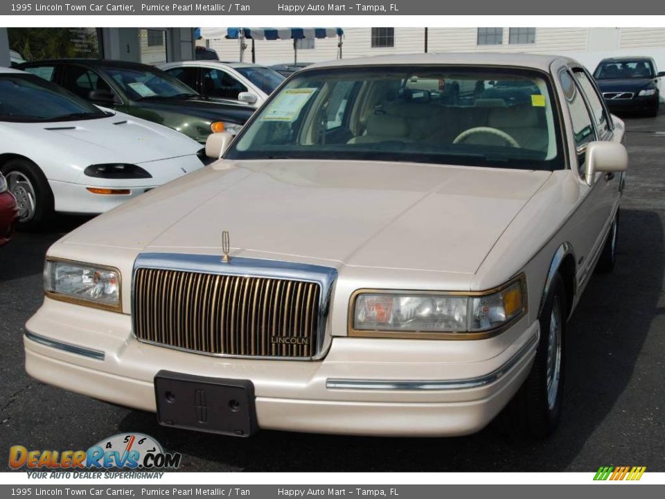 1995 Lincoln Town Car Cartier Pumice Pearl Metallic / Tan Photo #3