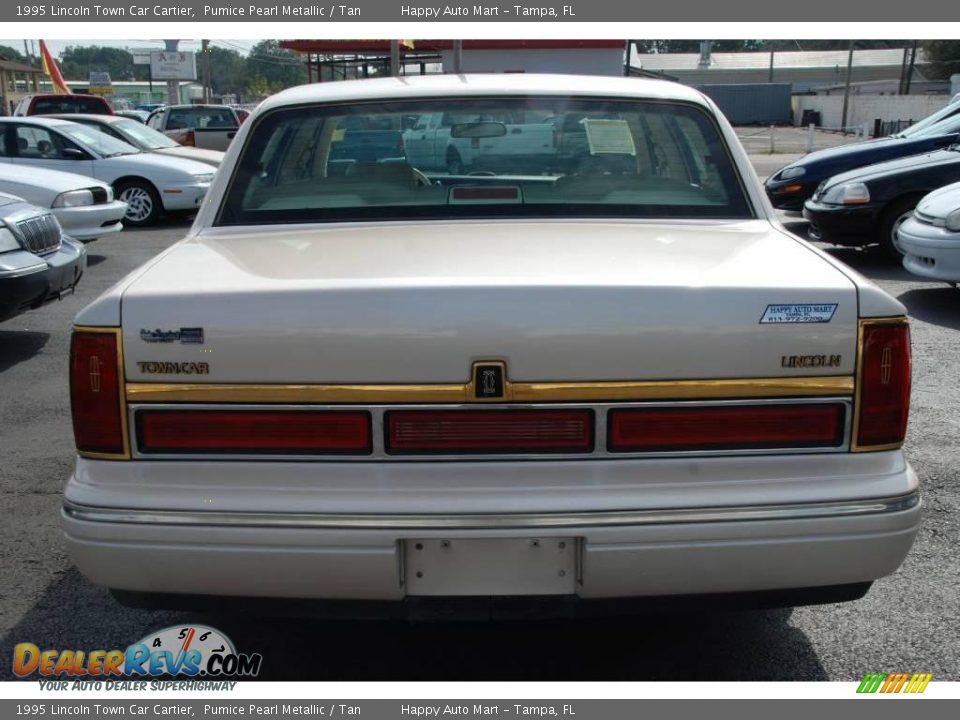 1995 Lincoln Town Car Cartier Pumice Pearl Metallic / Tan Photo #9