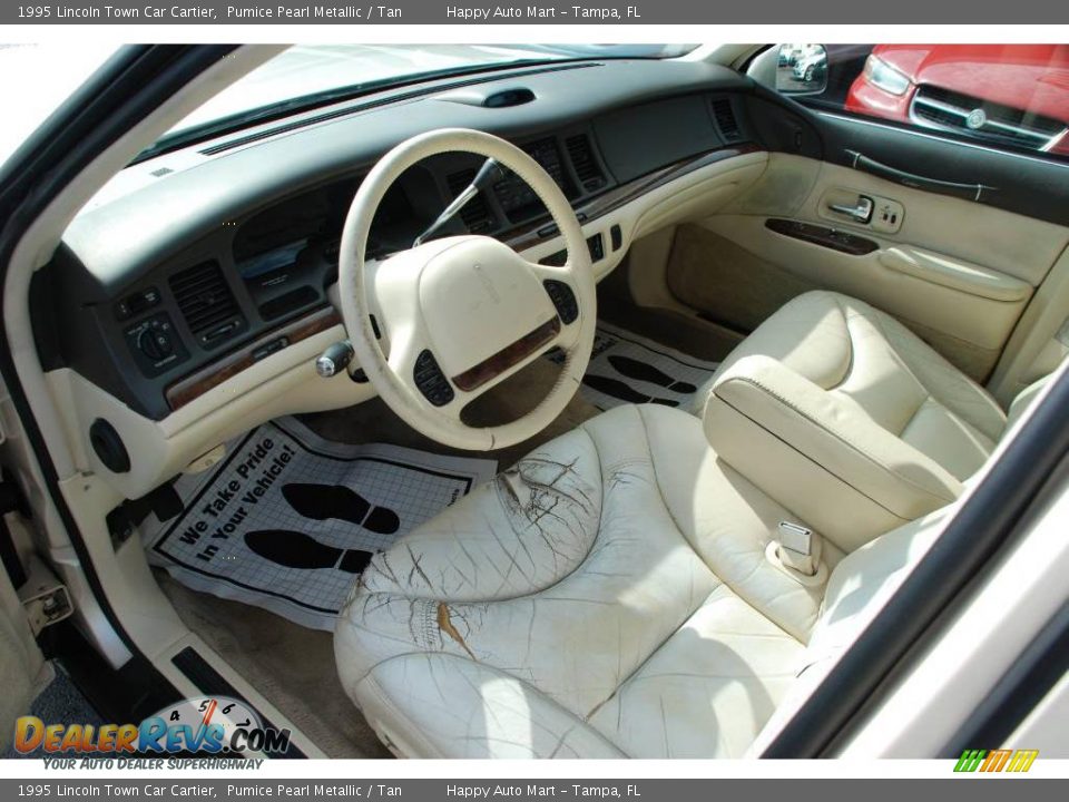 1995 Lincoln Town Car Cartier Pumice Pearl Metallic / Tan Photo #11