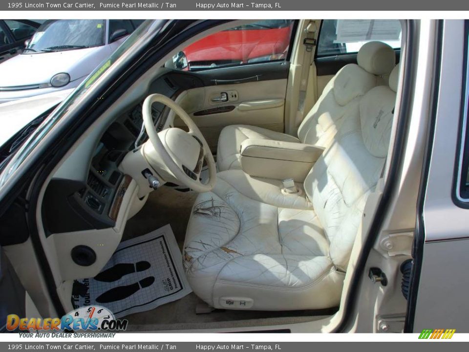 1995 Lincoln Town Car Cartier Pumice Pearl Metallic / Tan Photo #15