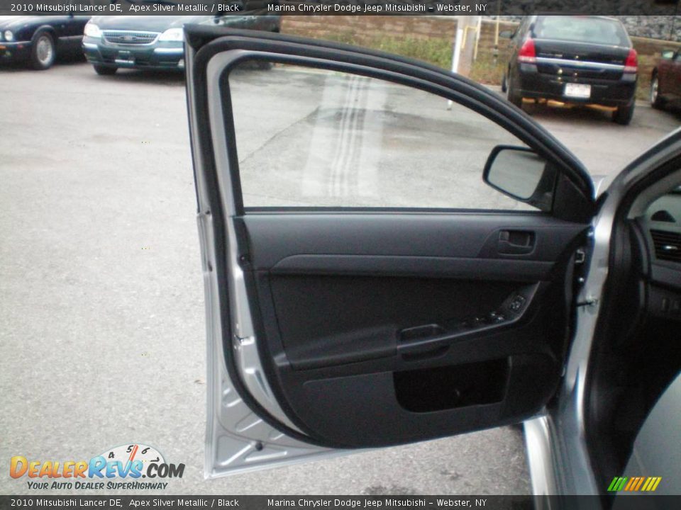 2010 Mitsubishi Lancer DE Apex Silver Metallic / Black Photo #15