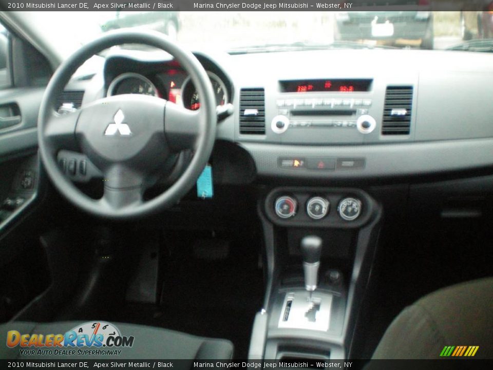 2010 Mitsubishi Lancer DE Apex Silver Metallic / Black Photo #24