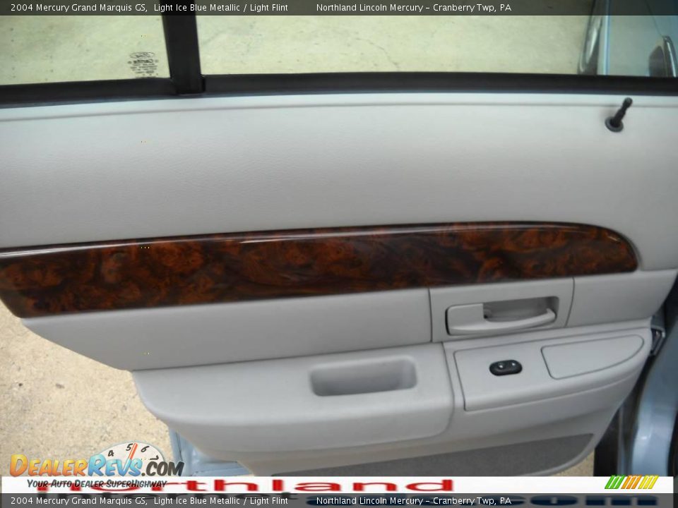 2004 Mercury Grand Marquis GS Light Ice Blue Metallic / Light Flint Photo #10