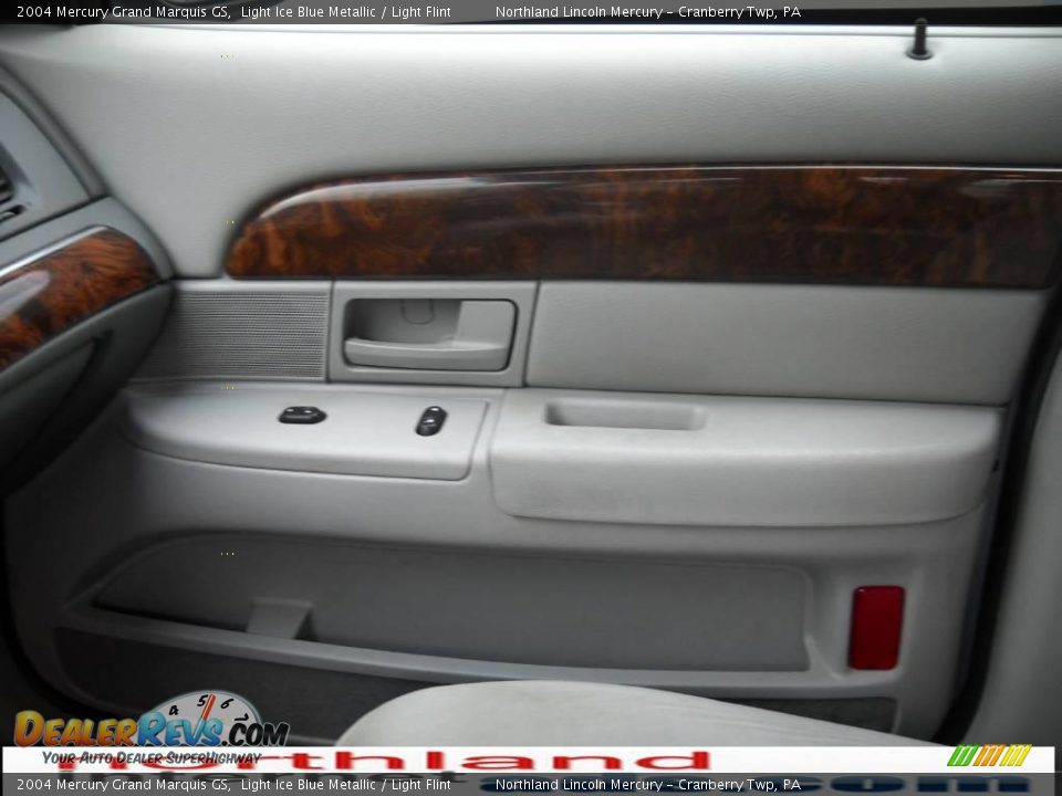2004 Mercury Grand Marquis GS Light Ice Blue Metallic / Light Flint Photo #18