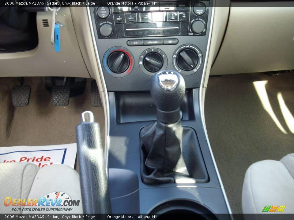 2006 Mazda MAZDA6 i Sedan Onyx Black / Beige Photo #6