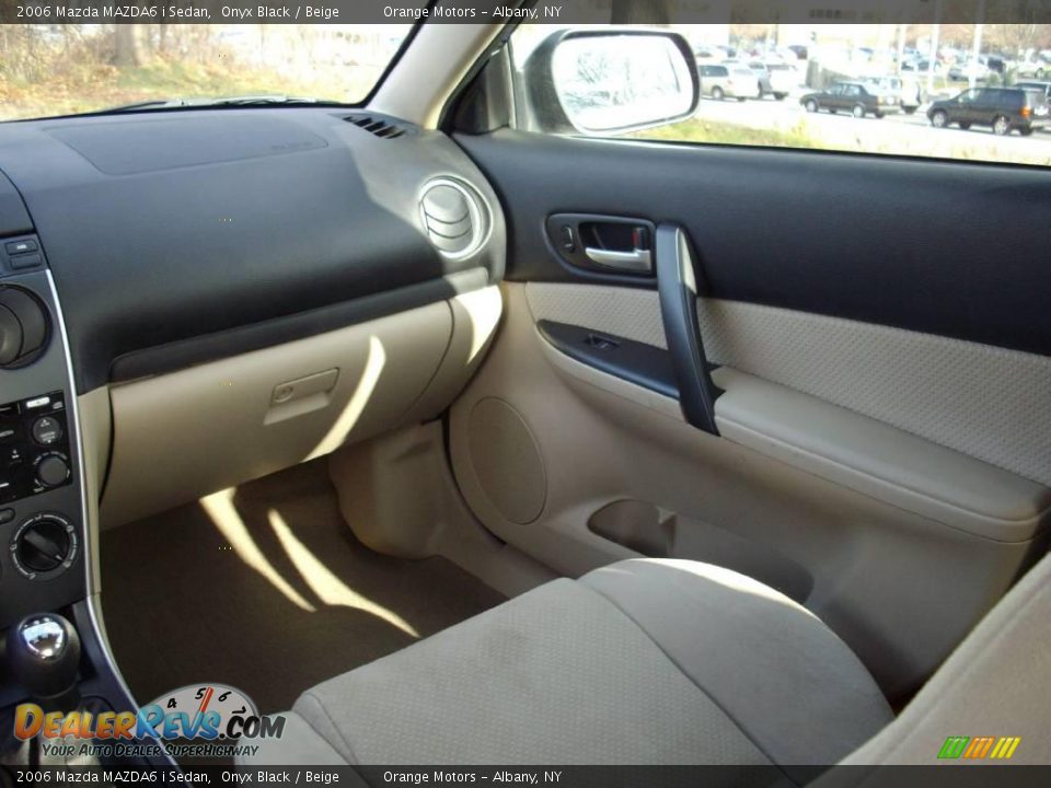 2006 Mazda MAZDA6 i Sedan Onyx Black / Beige Photo #7
