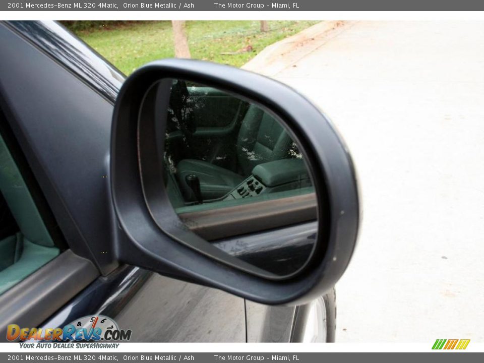 2001 Mercedes-Benz ML 320 4Matic Orion Blue Metallic / Ash Photo #28