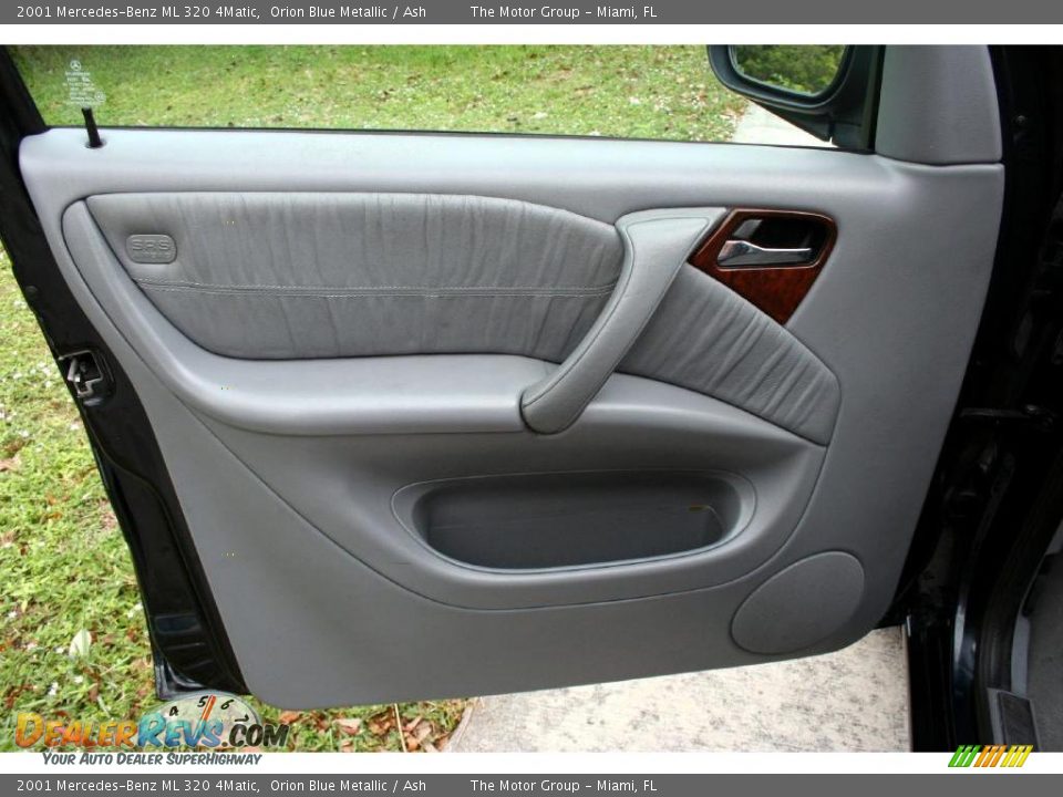 2001 Mercedes-Benz ML 320 4Matic Orion Blue Metallic / Ash Photo #31