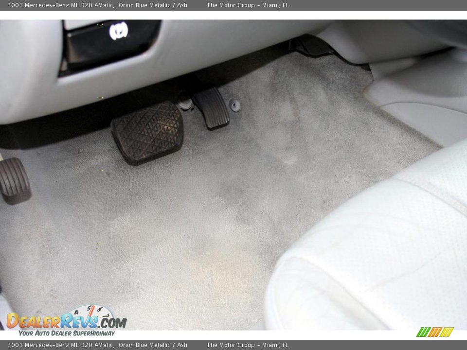 2001 Mercedes-Benz ML 320 4Matic Orion Blue Metallic / Ash Photo #35