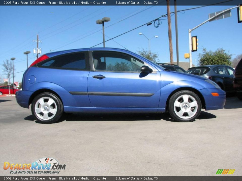 2003 Ford Focus ZX3 Coupe French Blue Metallic / Medium Graphite Photo #8