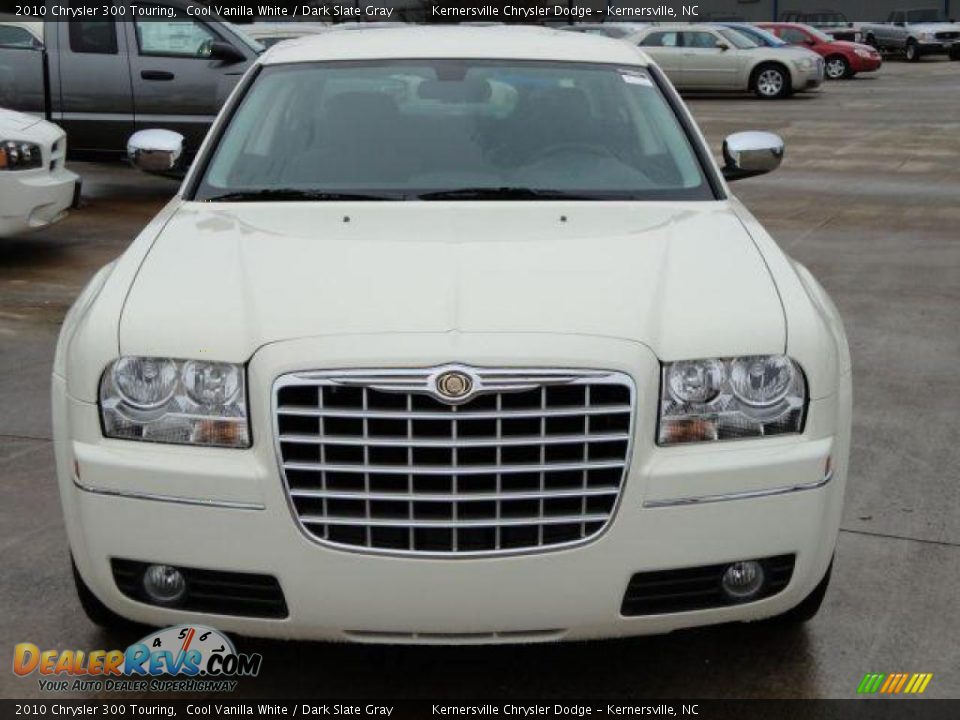 2010 Chrysler 300 Touring Cool Vanilla White / Dark Slate Gray Photo #2