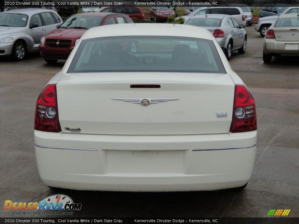 2010 Chrysler 300 Touring Cool Vanilla White / Dark Slate Gray Photo #6