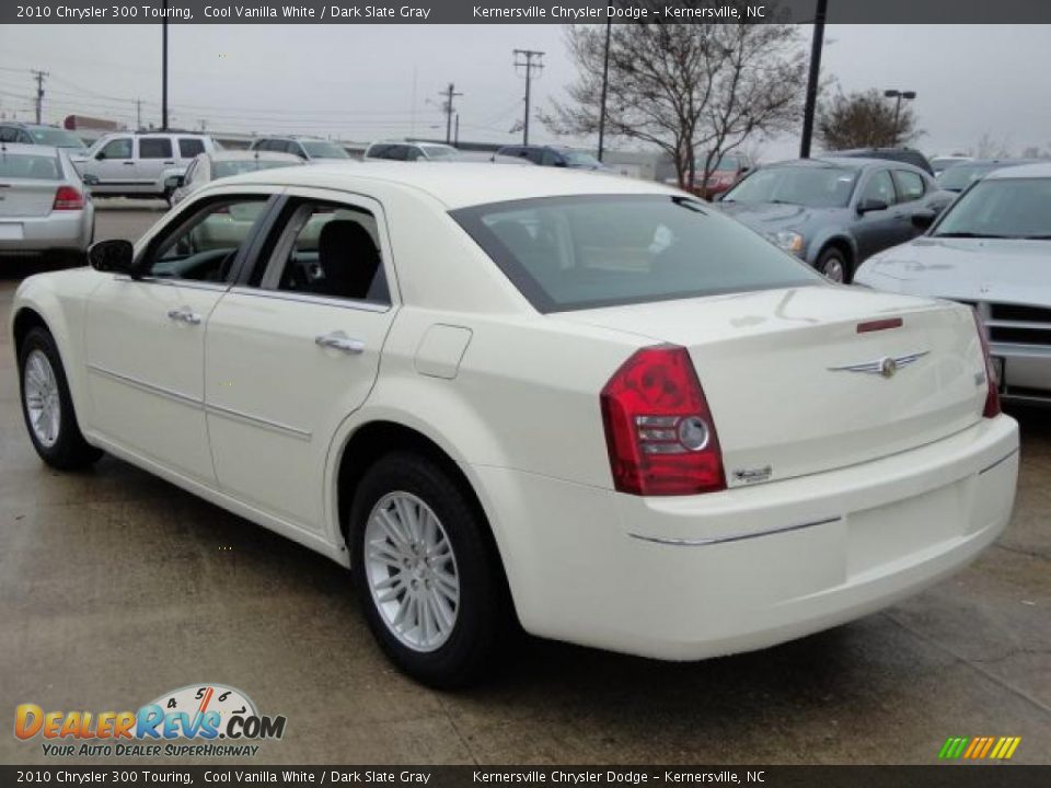 2010 Chrysler 300 Touring Cool Vanilla White / Dark Slate Gray Photo #7