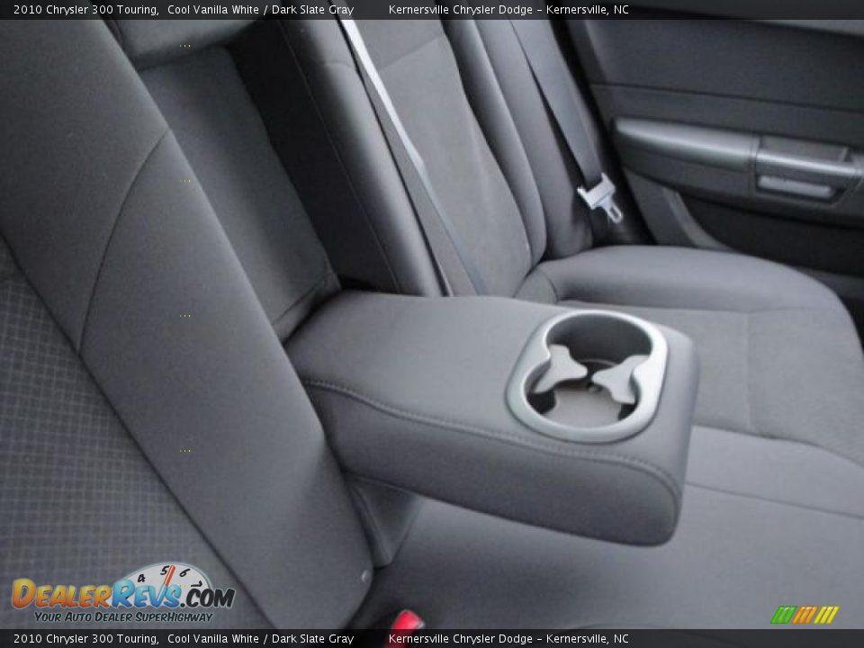 2010 Chrysler 300 Touring Cool Vanilla White / Dark Slate Gray Photo #15