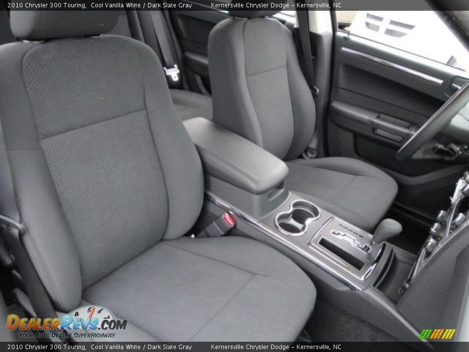 2010 Chrysler 300 Touring Cool Vanilla White / Dark Slate Gray Photo #16