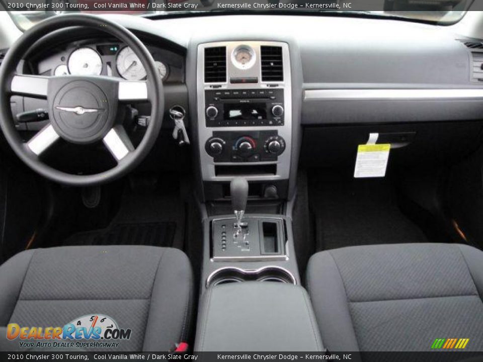 2010 Chrysler 300 Touring Cool Vanilla White / Dark Slate Gray Photo #18