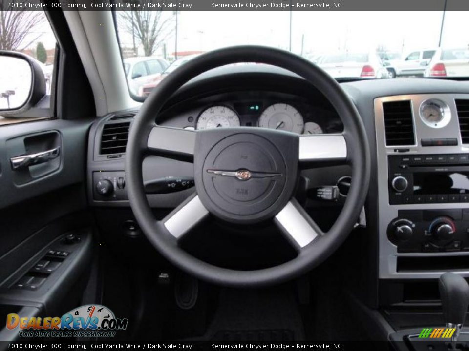 2010 Chrysler 300 Touring Cool Vanilla White / Dark Slate Gray Photo #20