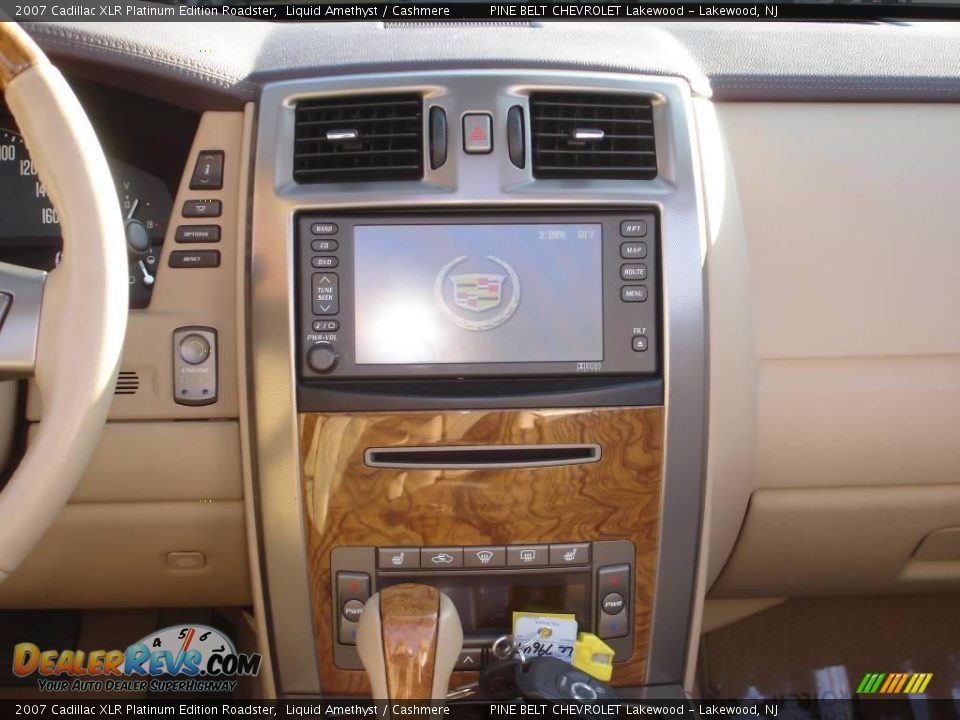 2007 Cadillac XLR Platinum Edition Roadster Liquid Amethyst / Cashmere Photo #16