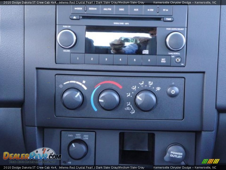 2010 Dodge Dakota ST Crew Cab 4x4 Inferno Red Crystal Pearl / Dark Slate Gray/Medium Slate Gray Photo #22