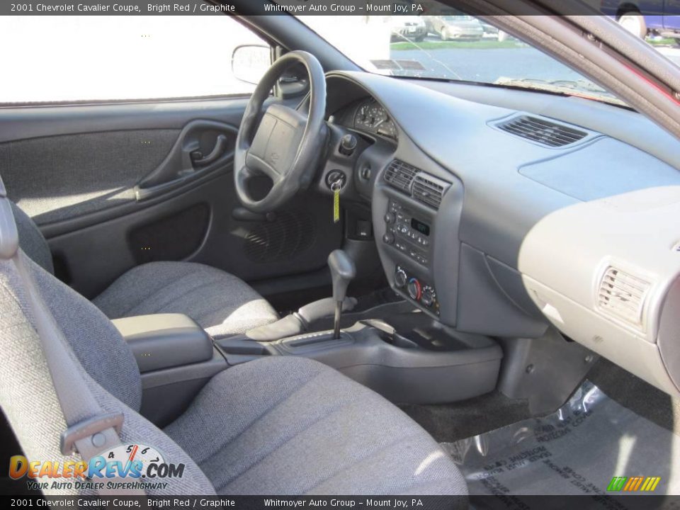 2001 Chevrolet Cavalier Coupe Bright Red / Graphite Photo #5