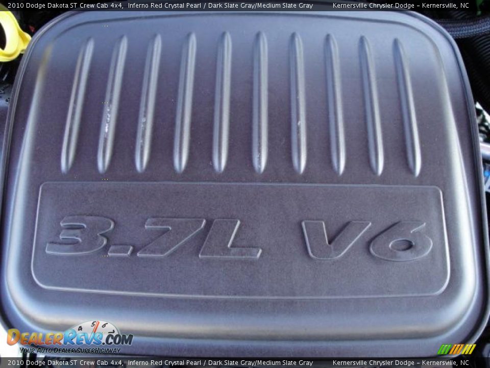 2010 Dodge Dakota ST Crew Cab 4x4 Inferno Red Crystal Pearl / Dark Slate Gray/Medium Slate Gray Photo #27