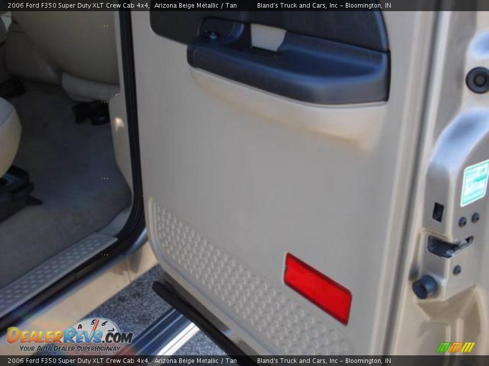 2006 Ford F350 Super Duty XLT Crew Cab 4x4 Arizona Beige Metallic / Tan Photo #36