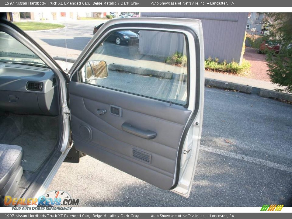 1997 Nissan Hardbody Truck XE Extended Cab Beige Metallic / Dark Gray Photo #14