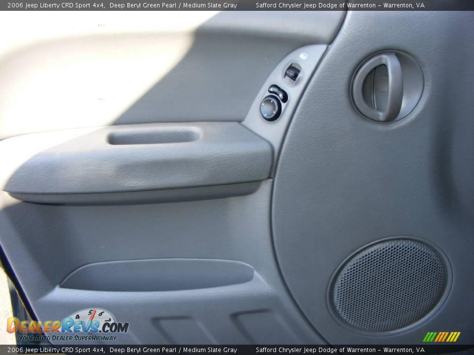 2006 Jeep Liberty CRD Sport 4x4 Deep Beryl Green Pearl / Medium Slate Gray Photo #31