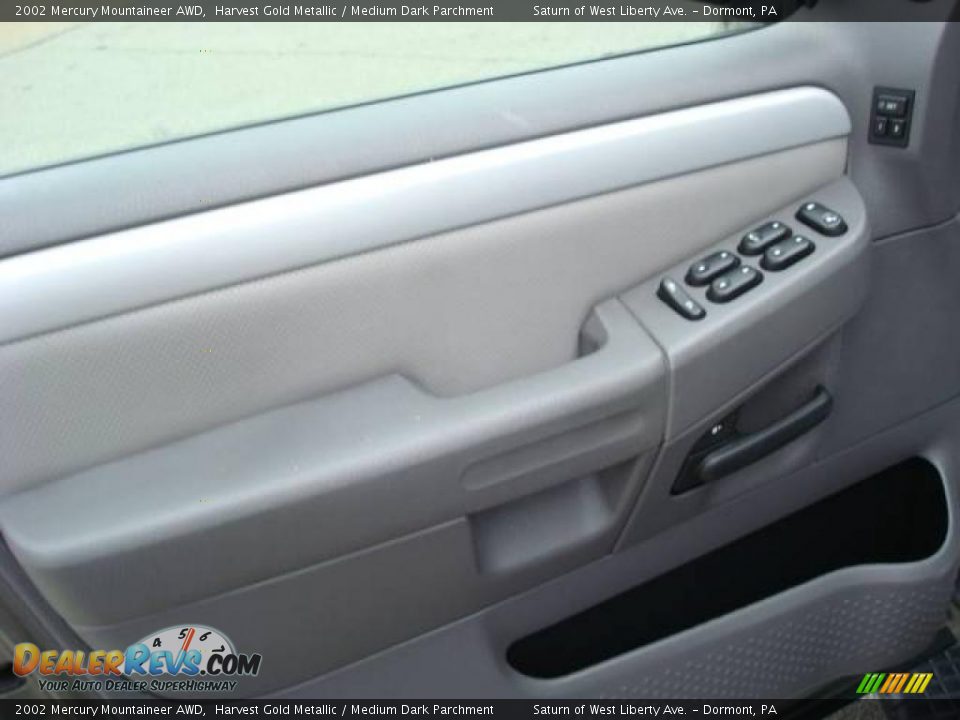 2002 Mercury Mountaineer AWD Harvest Gold Metallic / Medium Dark Parchment Photo #11