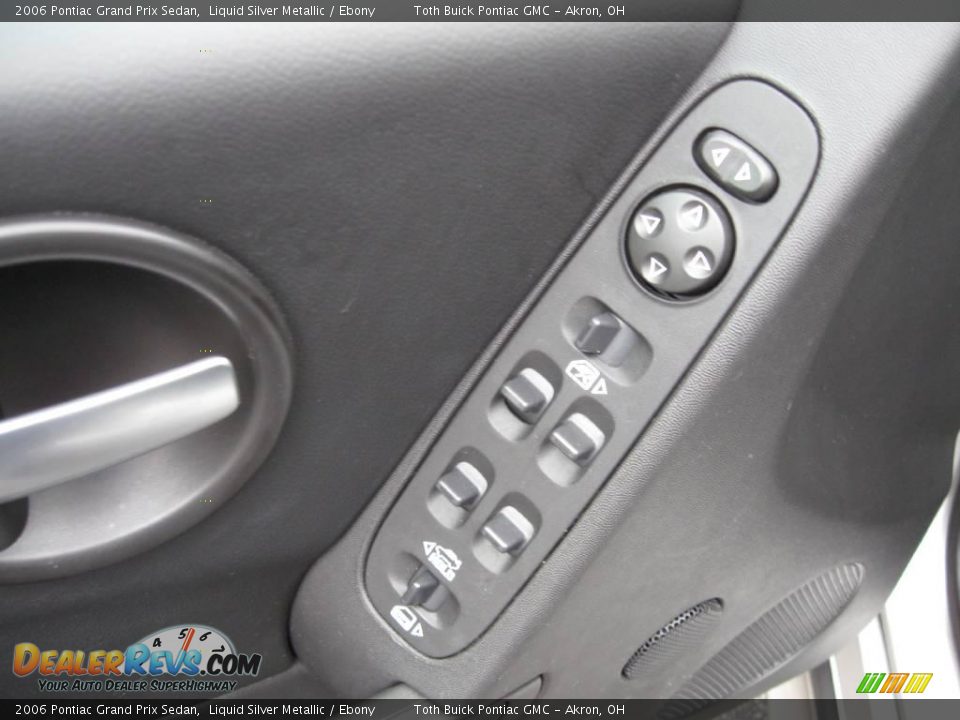 2006 Pontiac Grand Prix Sedan Liquid Silver Metallic / Ebony Photo #10