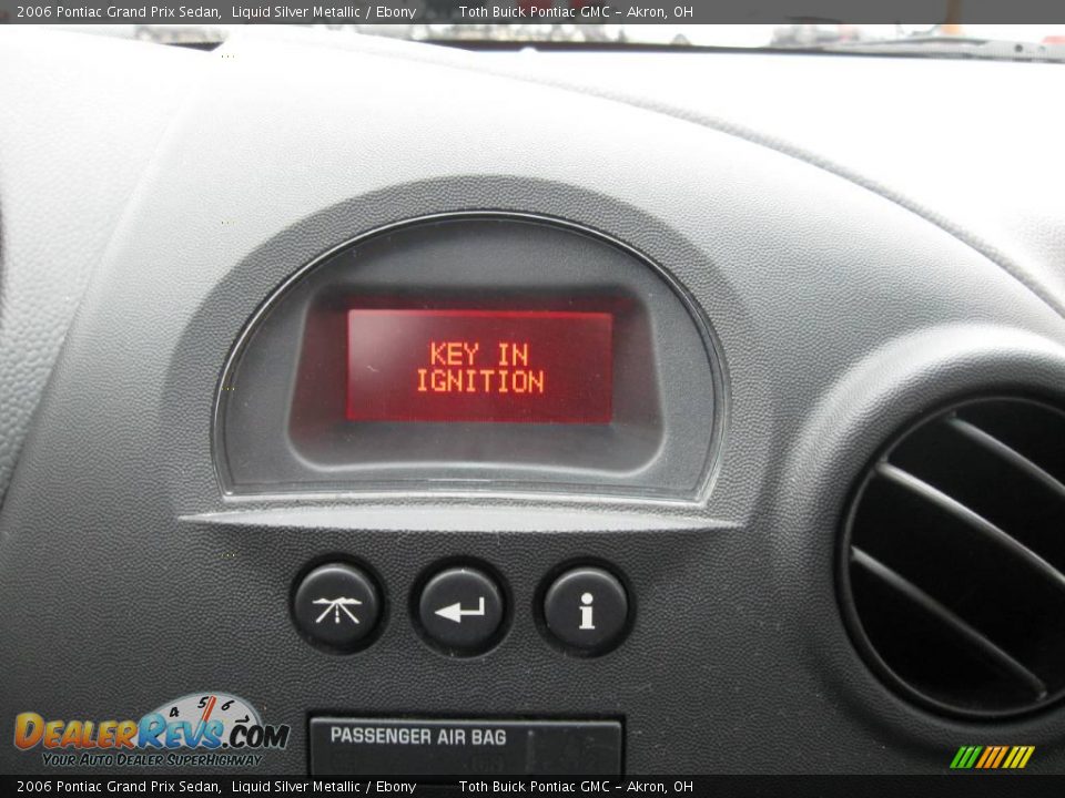 2006 Pontiac Grand Prix Sedan Liquid Silver Metallic / Ebony Photo #12