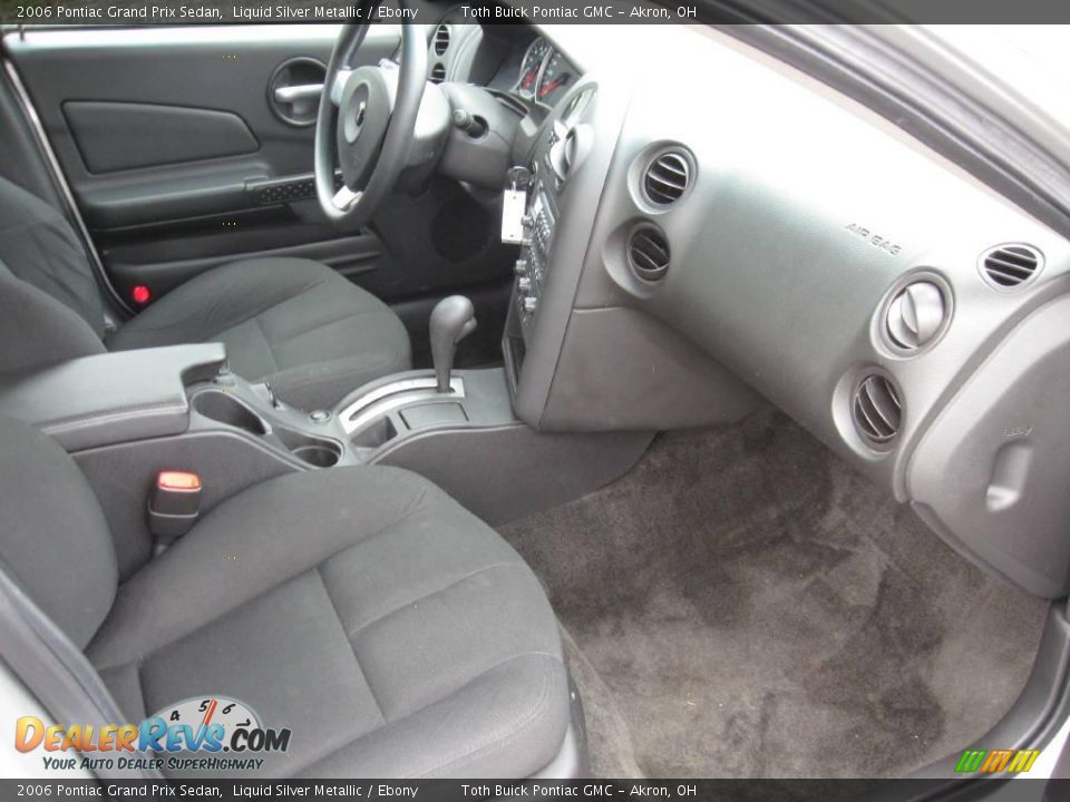 2006 Pontiac Grand Prix Sedan Liquid Silver Metallic / Ebony Photo #15