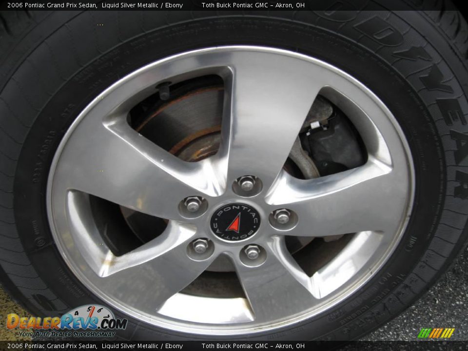 2006 Pontiac Grand Prix Sedan Liquid Silver Metallic / Ebony Photo #16