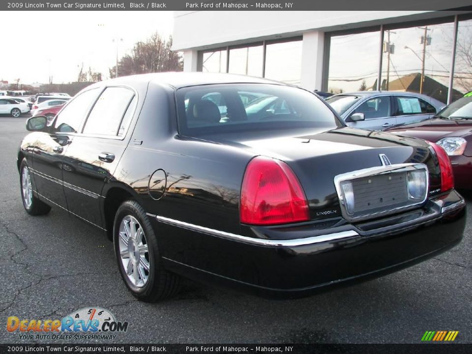 2009 Lincoln Town Car Signature Limited Black / Black Photo #4