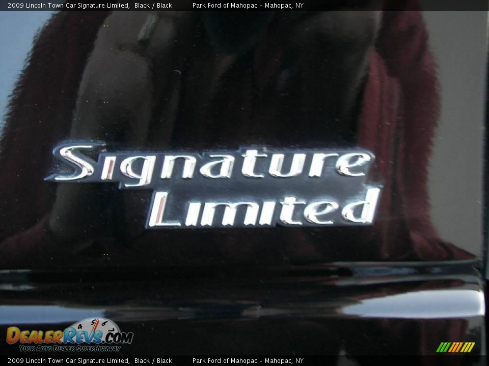 2009 Lincoln Town Car Signature Limited Black / Black Photo #16
